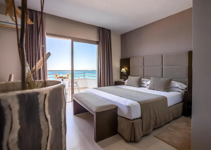 Suites Hotel Omeya