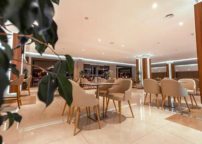 Suites Hotel Omeya
